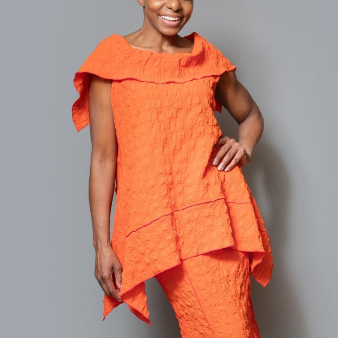 Boat neck slv-less asymmetric top RED PEARL STITCH DETAIL