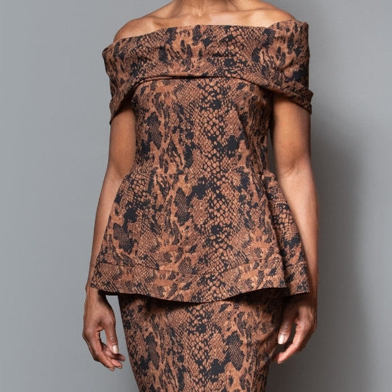 Band shoulder peplum top