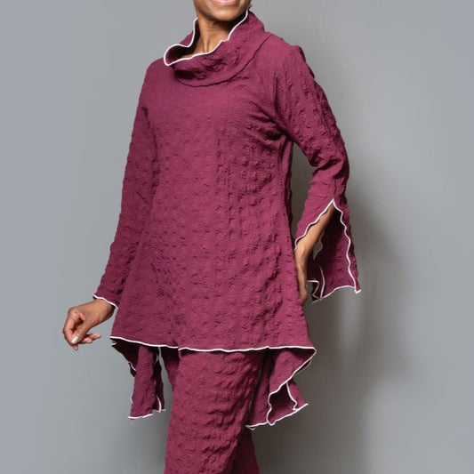Turtle neck overlock asymmetric hem tunic