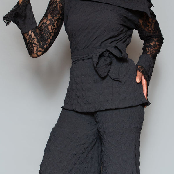 Boat collar lace slv, lace back top