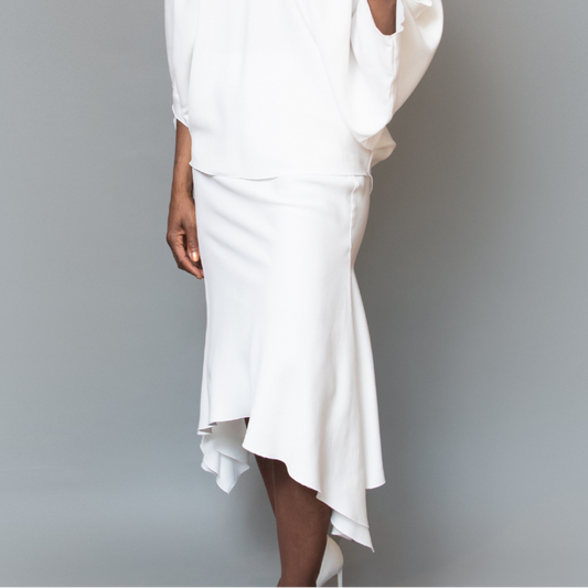 Asymmetric hem skirt
