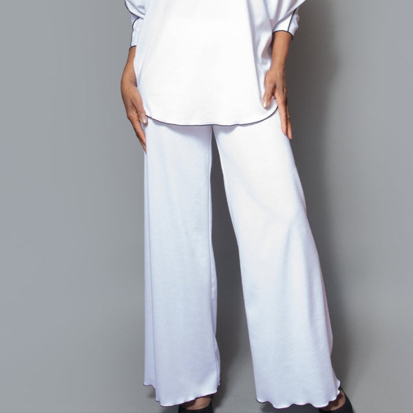 Wide leg black contrast overlocks hem pull-on knit pant