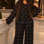Loose hem pull on overlock details knit pant
