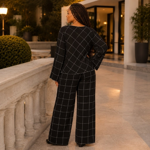 Loose hem pull on overlock details knit pant