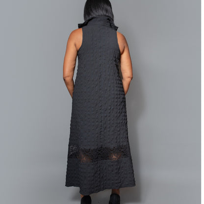 Sleeveless v neck lace trim dress