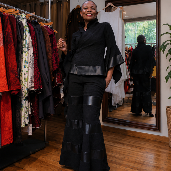 3/4 asymmetric slv. Pleather trim top