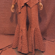 Circle bell pant center slit