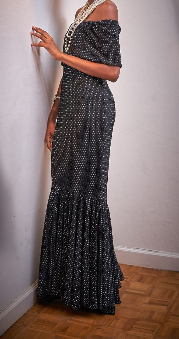 Dot band shoulder pull-on gown
